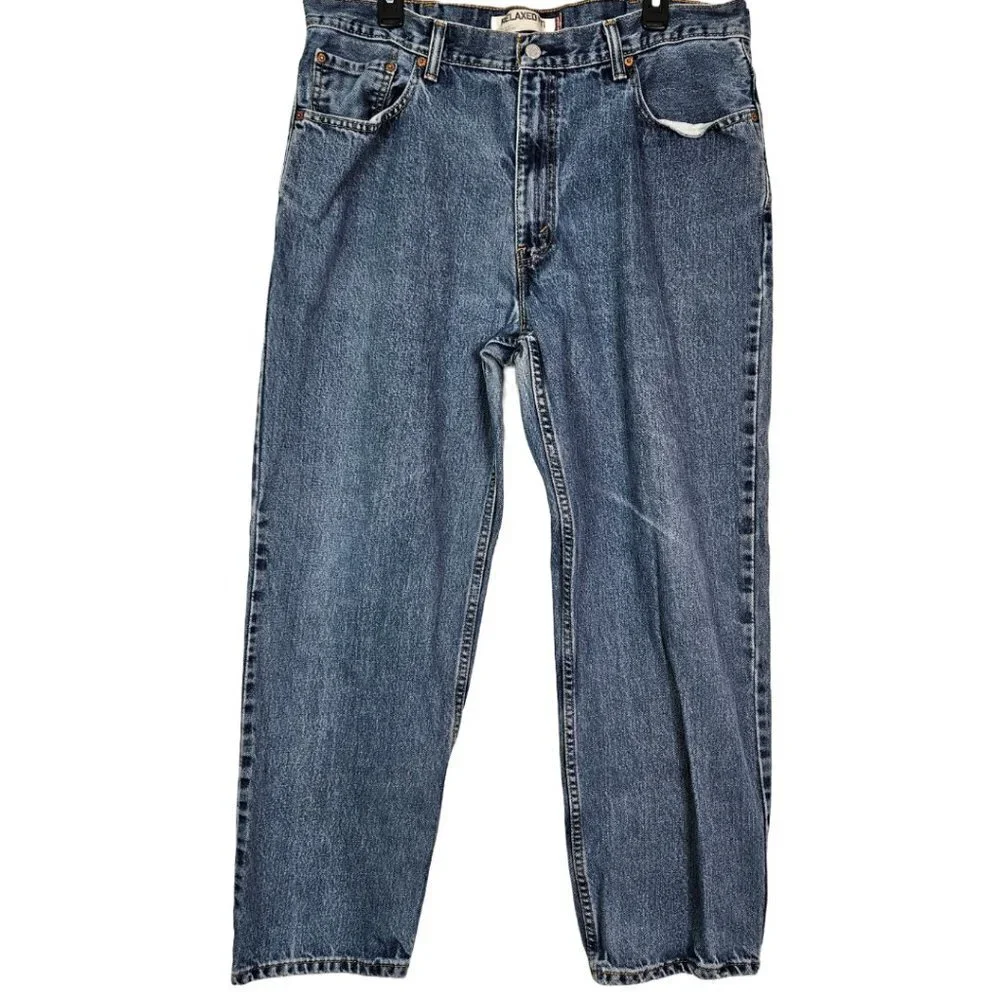 VTG Levi's 550 Relaxed Fit 100% Cotton Medium Wash Jean